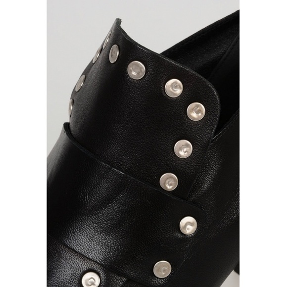 CELINE SOFT LEATHER SLIPPER PUMP 70 STUD DETAIL BLACK LOAFERS SIZE 38.5 - Picture 3 of 11